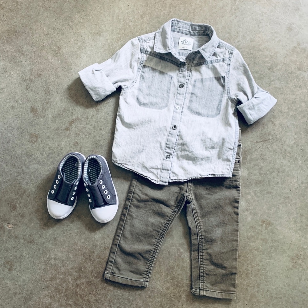 Boys Button Down Shirt ONLY  Gray 2T
